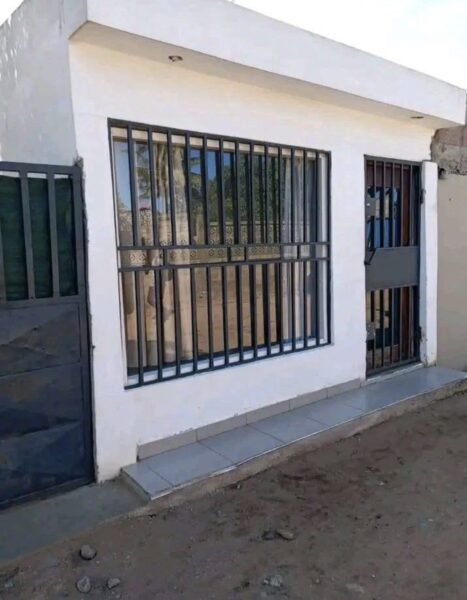 Arrenda-se Salão boutique nas mahotas próximo a magoanine praça da juventude numa rua principal com bastante movimento, muito Vucu-vucu