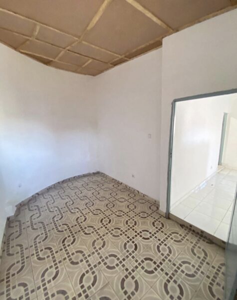 ARRENDA+se+casa+T2+com+tudo+dentro+cobertura+chapa+tecto+falso+no+bairro+Polana+caniço+paragem+Soveste+super+independente+