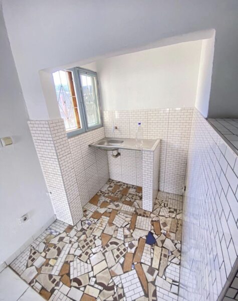ARRENDA+se+casa+T2+com+tudo+dentro+cobertura+chapa+tecto+falso+no+bairro+Polana+caniço+paragem+Soveste+super+independente+