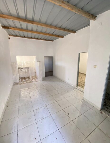 ARRENDA+se+casa+T2+com+tudo+dentro+cobertura+chapa+tecto+falso+no+bairro+Polana+caniço+paragem+Soveste+super+independente+