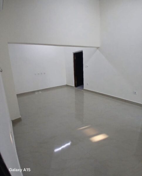 ARRENDA-SE CASA T2 PRONTA-A-HABITAR MAXAQUENE "B", AV. MALHANGALENE