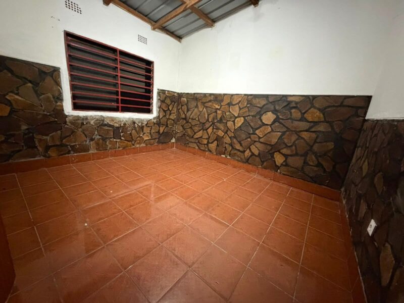 ARRENDA se casa T2 no bairro choupal A