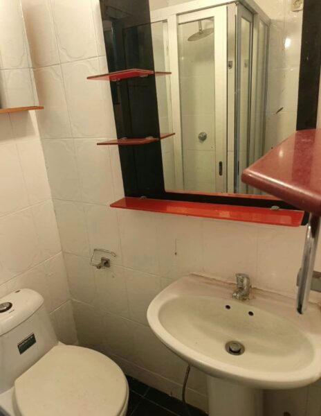 Arrenda-se Dependência T0 Localização: Museu, Clube dos Empresários Próximo às Bombas da Engen Numa Praceta - Quarto - Cozinha Open Space - WC interna, moderna - Climatizada - Segurança 24h Valor: 16 Mil MTS Entrada 3 Meses adiantados Contac