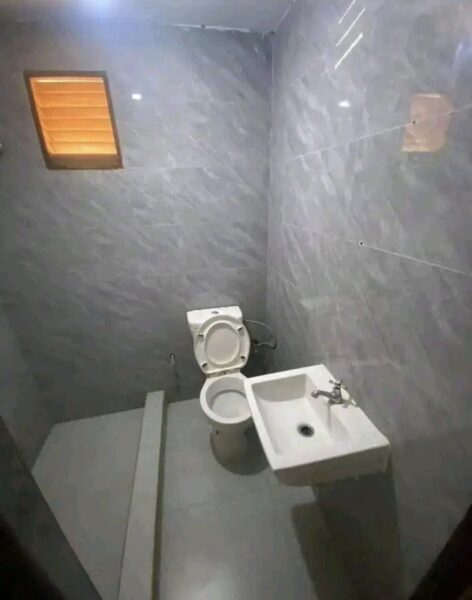 Arrenda-se Casa Tipo1 Num Condomínio Entre Inquilinos Á 5 Minutos Da Paragem