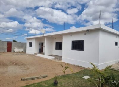 Arrenda-se uma casa tipo 2 placa no bairro de zimpeto, num condomínio de duas casas.