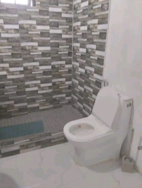🏡 *ARRENDA-SE MAGNÍFICA CASA TIPO 2* 🏡