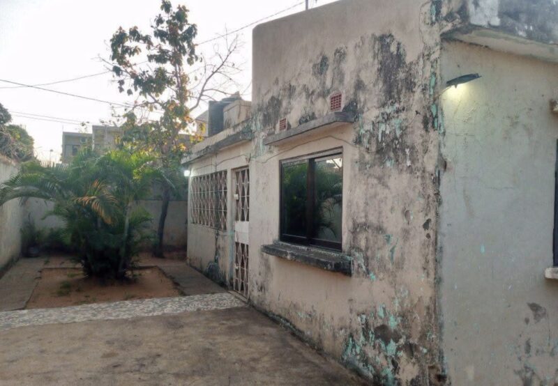 *ARRENDA-SE EXCELENTE TIPO-3 NUM CONDOMINIO DE DUAS CASAS ENTRE INQUILINOS NO BAIRRO FERROVIÁRIO NA PARAGEM SALÃO PRÓXIMO*
