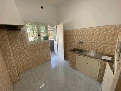 ARRENDA-SE APARTAMENTO GEMINADA