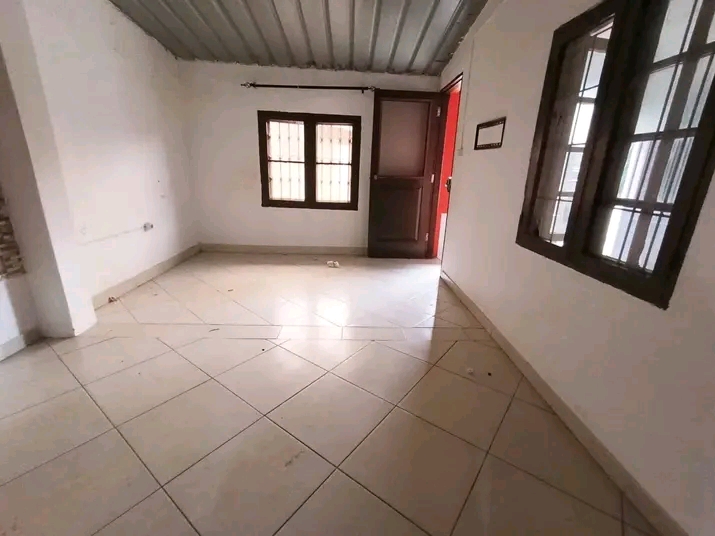Arrenda se dependência Tipo1