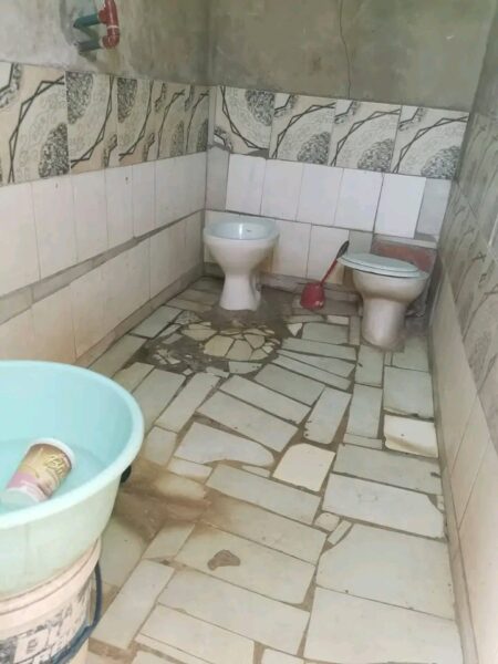ARRENDA-SE EXCELENTE CASA TIPO-3 NO CONDOMÍNIO ENTRE 2 INCLINOS NAS MAHOTAS, MAGOANINE CMC A SEGUNDOS DA ESTRADA BEM LOCALIZADA