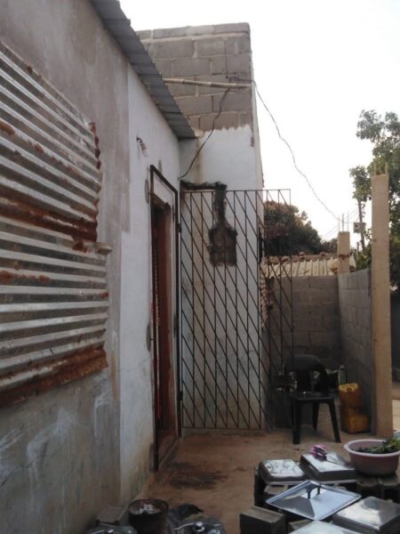 VENDE-SE ESTÁ CASA TIPO-2