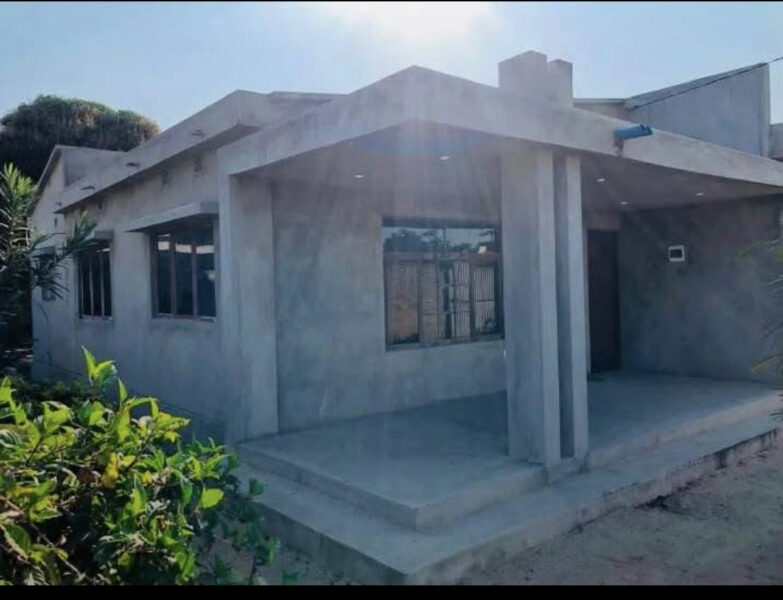 Vende-se CASA TIPO 3