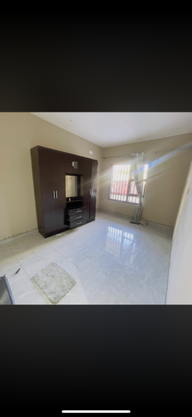 ARRENDA-SE EXCELENTE CASA TIPO 1
