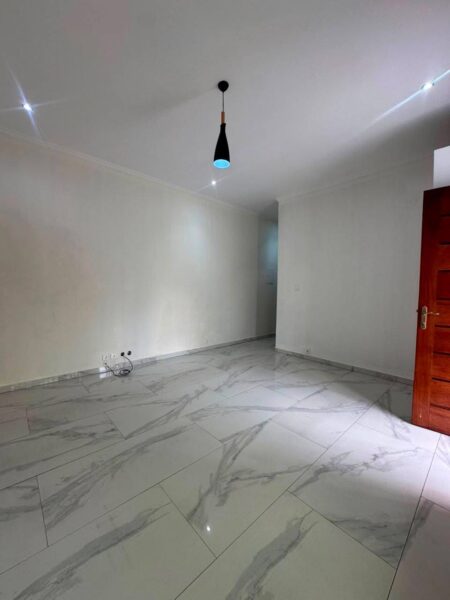 Arrenda-Se Luxuosa Moradia Tipo 2