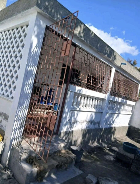 VENDE-SE CASA T2