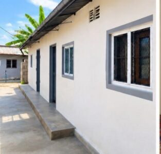 Arrenda-se quarto e sala casa de banho externa. Para estudantes