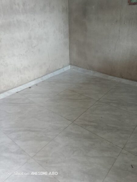 VENDE-SE CASA