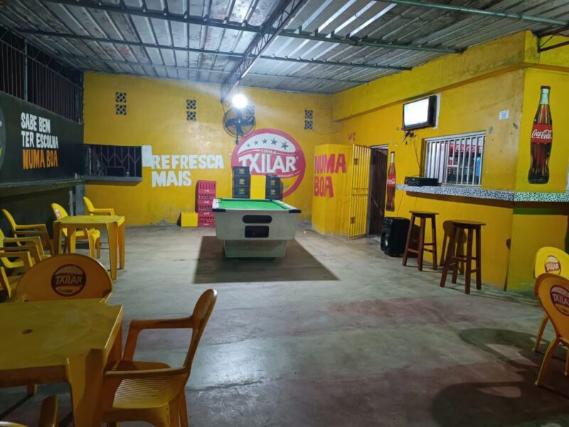aluga se esse estabelecimento comercial,