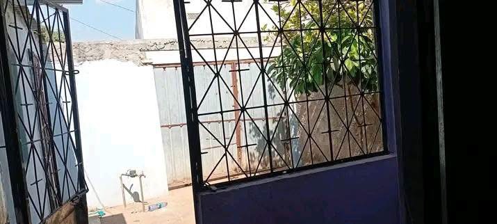 Arrenda-se está casa tipo 2. Localização Nampula bairro campo dos Macondes