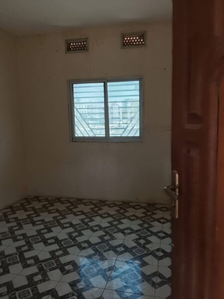 Arrenda-se esta flet, nampula cidade muhala expansão-a redores do 4caminho.