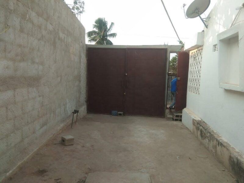ARRENDA-SE ESTÁ CASA, NAMPULA CIDADE.