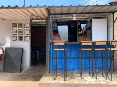 😍🍔 *ARRENDA-SE TAKE AWAY COMPLETO 8 mil mts – POLANA CANIÇO A* 🍟 localizado na Rua Carlos Cardoso, a apenas 10 minutos da esquina do Compone e Mercado Xiquelene