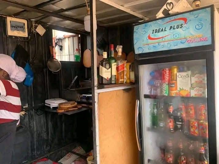 😍🍔 *ARRENDA-SE TAKE AWAY COMPLETO 8 mil mts – POLANA CANIÇO A* 🍟 localizado na Rua Carlos Cardoso, a apenas 10 minutos da esquina do Compone e Mercado Xiquelene