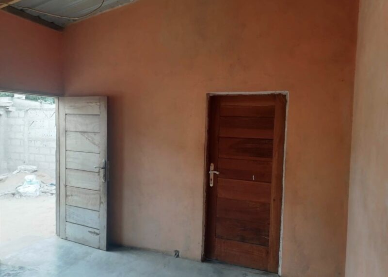 Arrenda-se Casa Tipo 1. Zona verde.